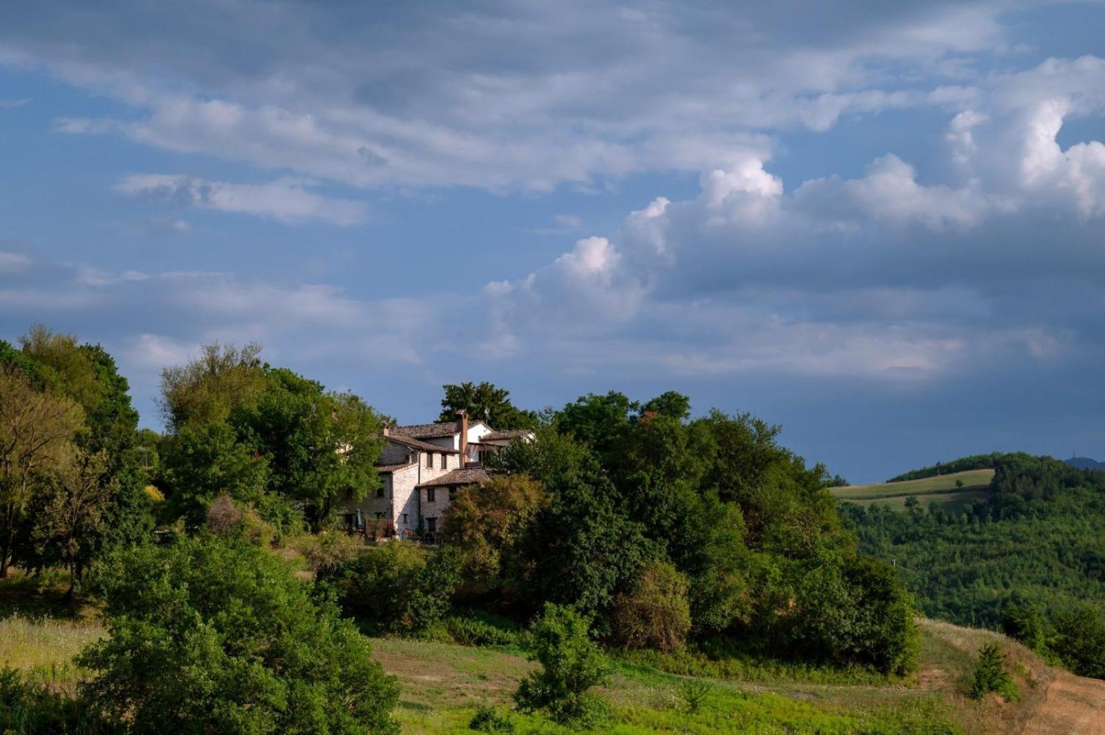 Agriturismo Il Fienile Di Ca Battista Apartman Cagli Kültér fotó